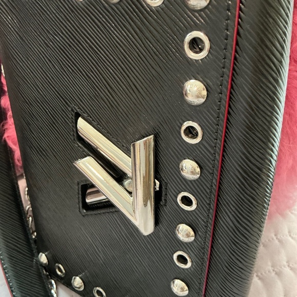 Louis Vuitton Black Epi Twist Lock - Picture 8 of 16
